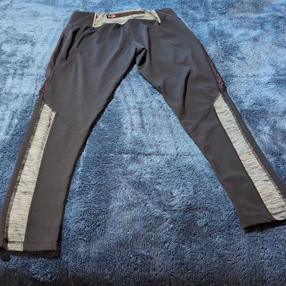 2 Pairs of Leggings Ladies M Nike & Kyodon Medium - Picture 9 of 9